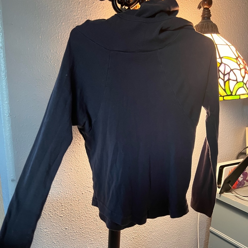 Nununu ninja long sleeve 4-5 play condition